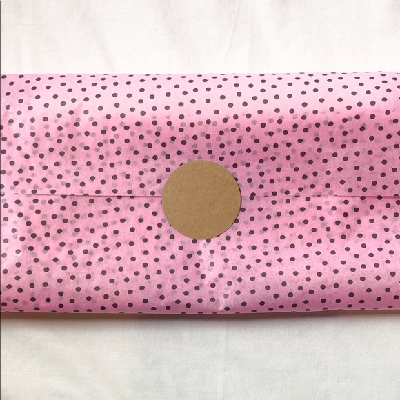 Raspberry Speckle tissue paper 12, 20x30 inch sheet pack - Picture 2 of 7